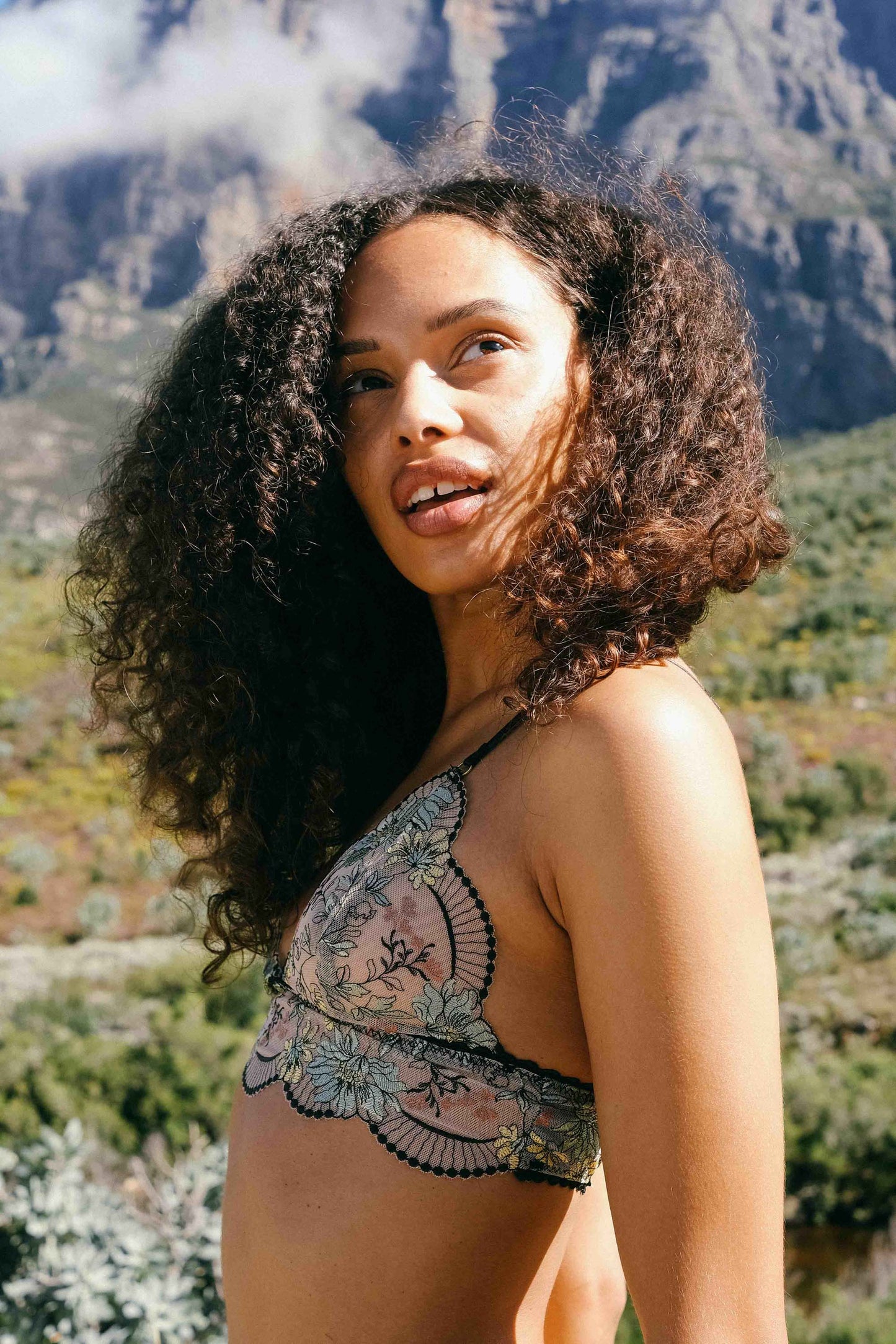 Ghana Midline Bralette Set - 1 XS left