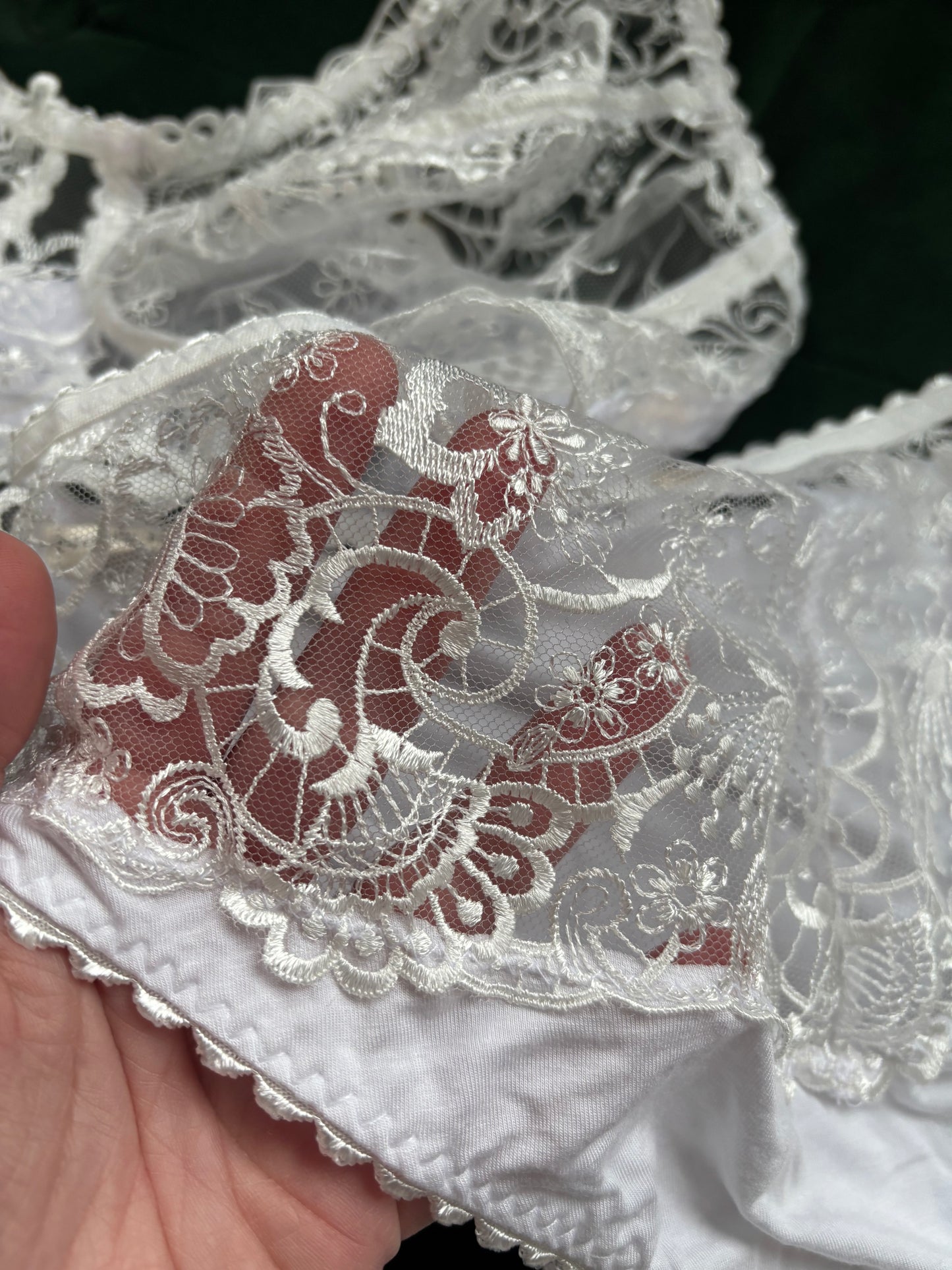 White Dahlia Bra Set (34DD & L) - only 1 available