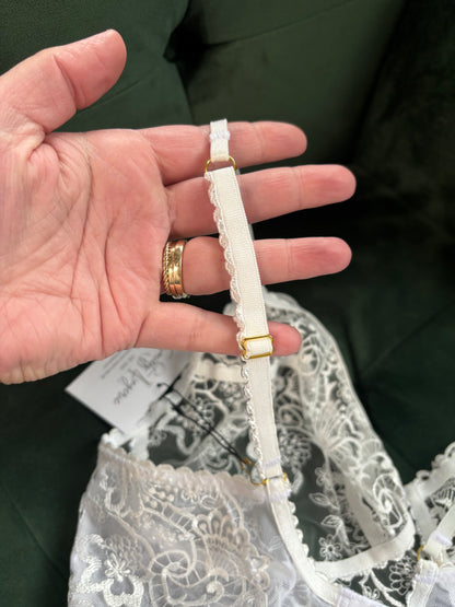 White Dahlia Bra Set (34DD & L) - only 1 available