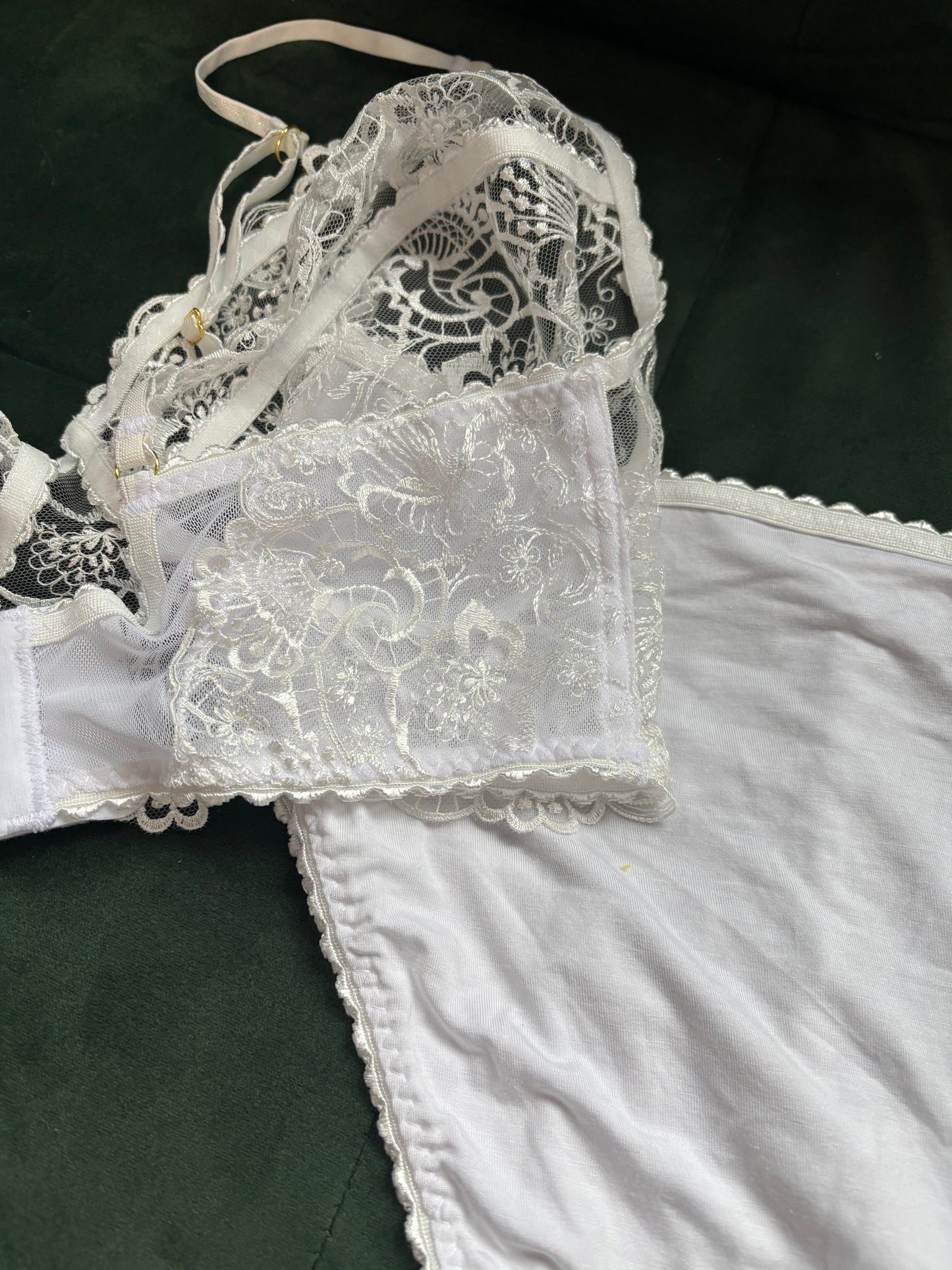 White Dahlia Bra Set (34DD & L) - only 1 available